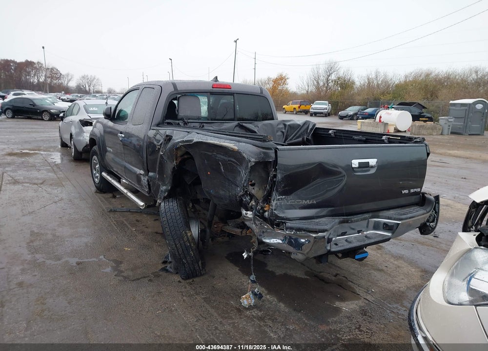 2015 TOYOTA TACOMA BASE V6 VIN: 5TFUU4EN1FX110315