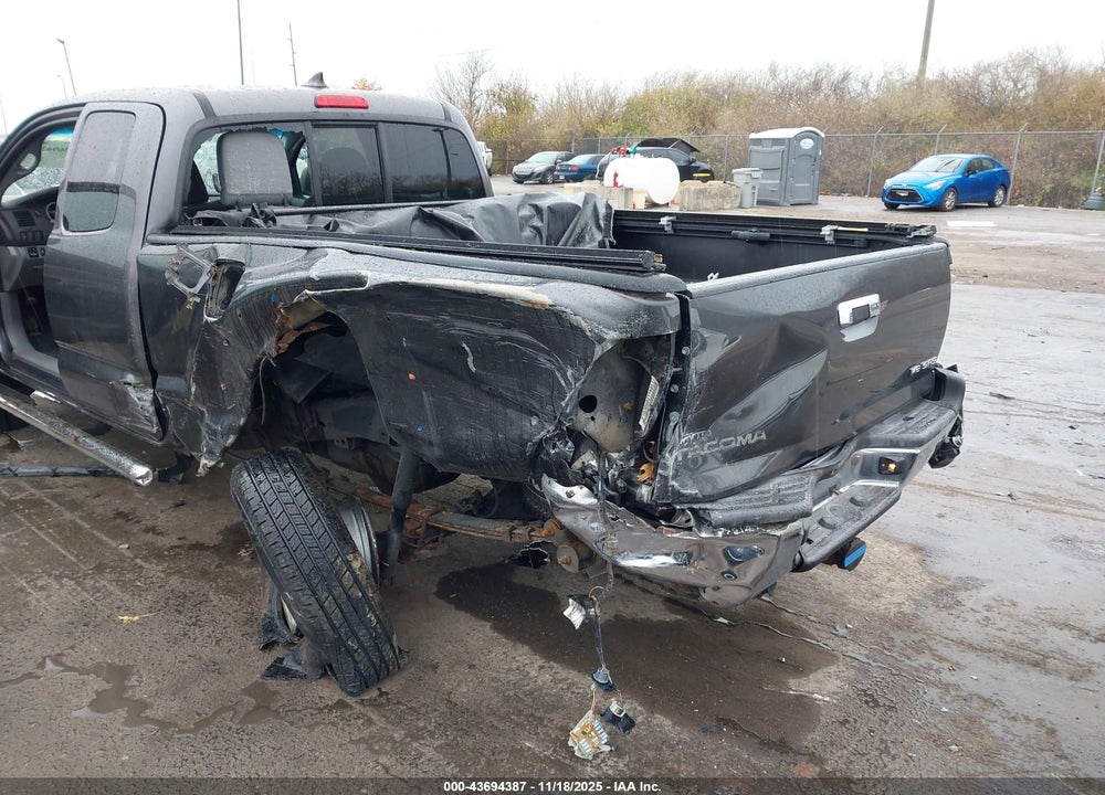 2015 TOYOTA TACOMA BASE V6 VIN: 5TFUU4EN1FX110315