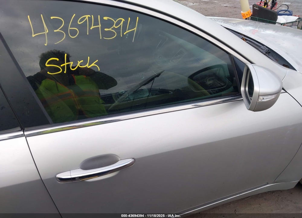2009 HYUNDAI GENESIS 4.6 VIN: KMHGC46F89U062840