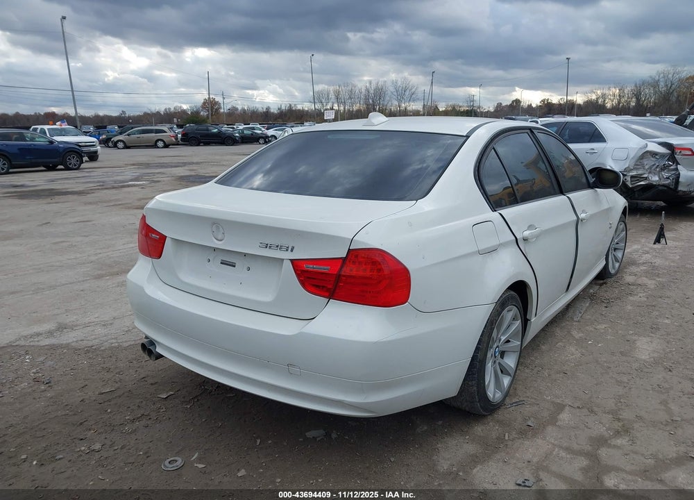 2011 BMW 328I XDRIVE VIN: WBAPK5C55BA657738