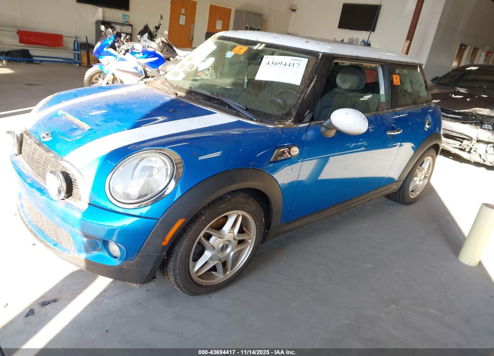 2009 MINI COOPER VIN: WMWMF73519TW83349