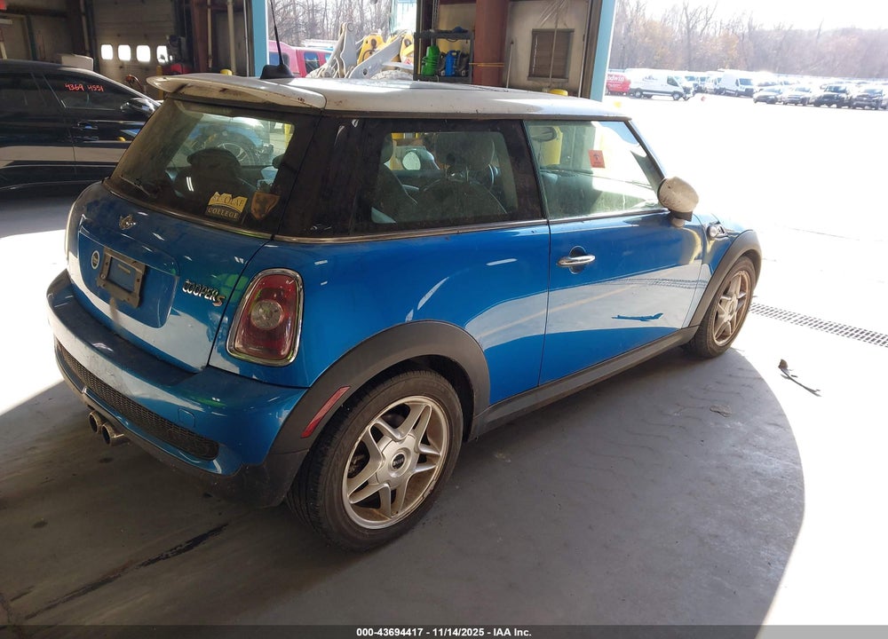 2009 MINI COOPER VIN: WMWMF73519TW83349