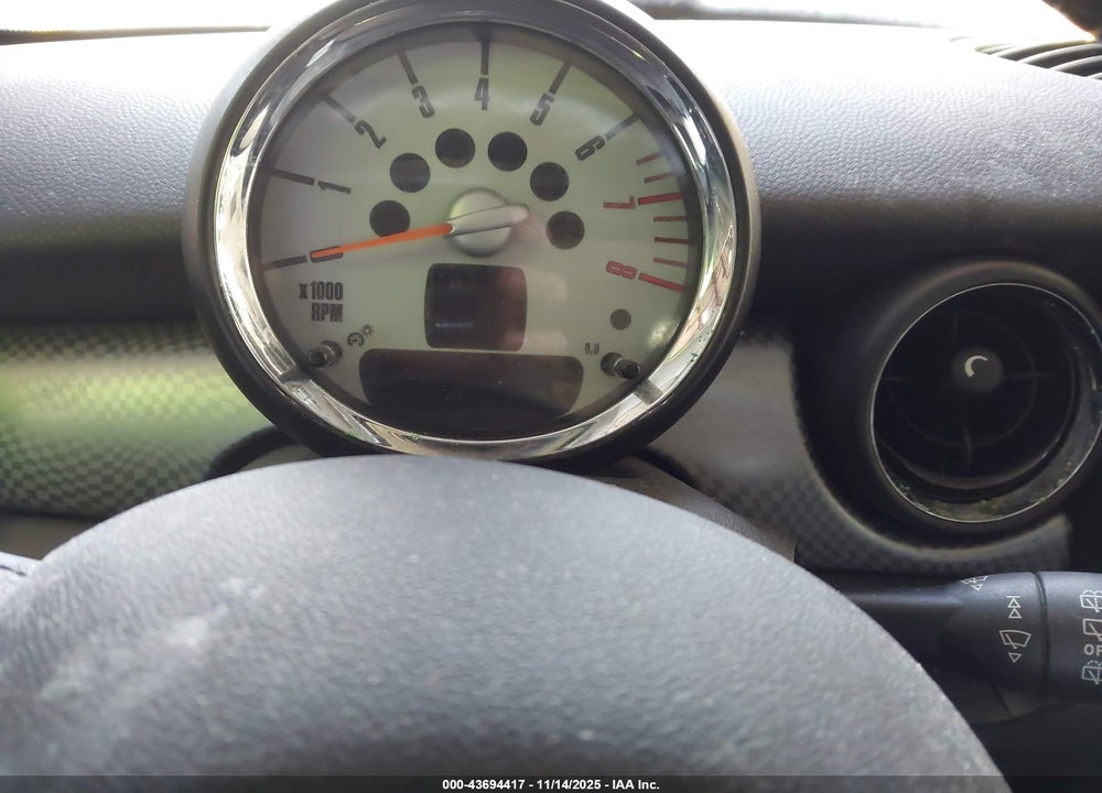 2009 MINI COOPER VIN: WMWMF73519TW83349