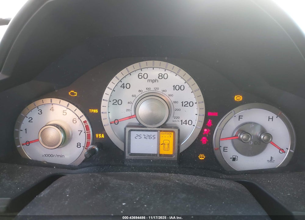 2011 HONDA PILOT EX VIN: 5FNYF4H49BB101140