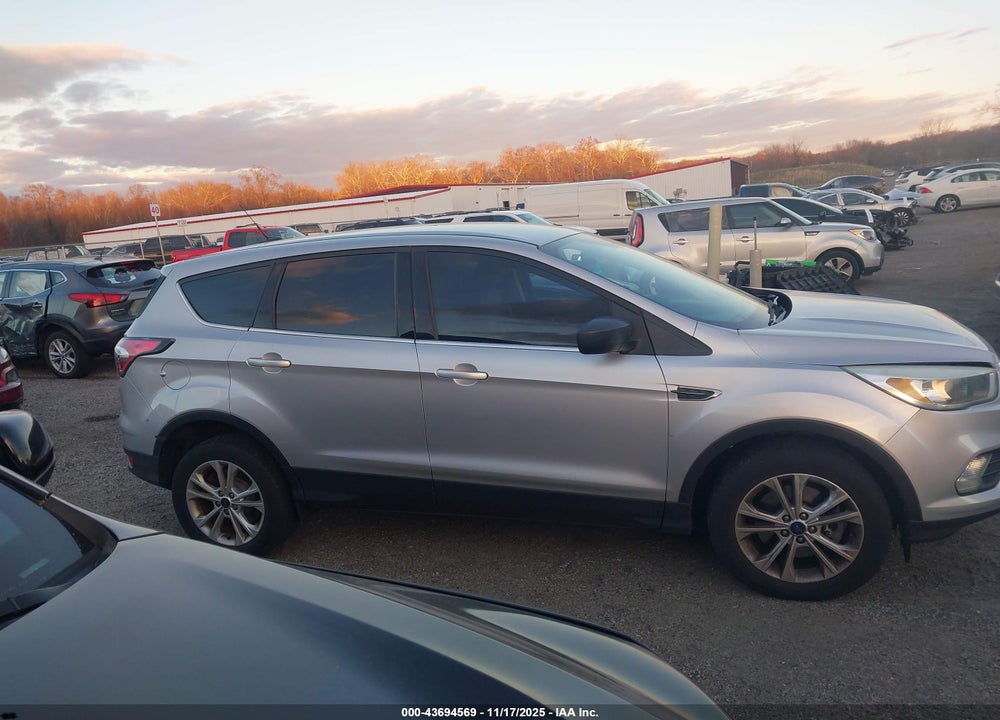 2017 FORD ESCAPE SE VIN: 1FMCU9GD5HUA14443