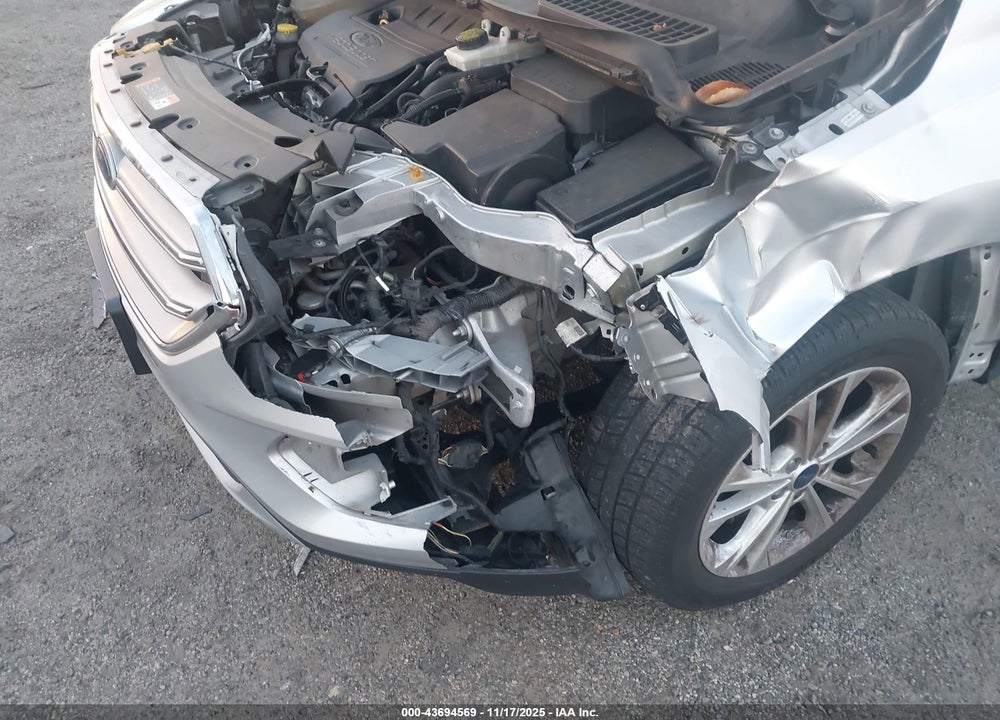 2017 FORD ESCAPE SE VIN: 1FMCU9GD5HUA14443