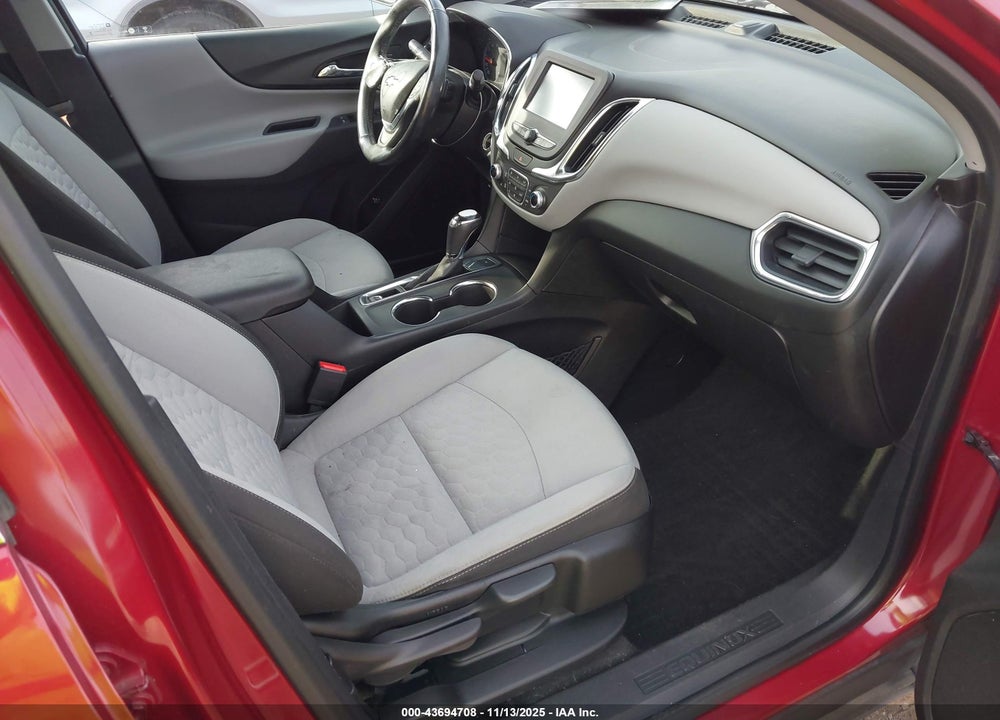 2018 CHEVROLET EQUINOX LT VIN: 2GNAXKEX6J6221314