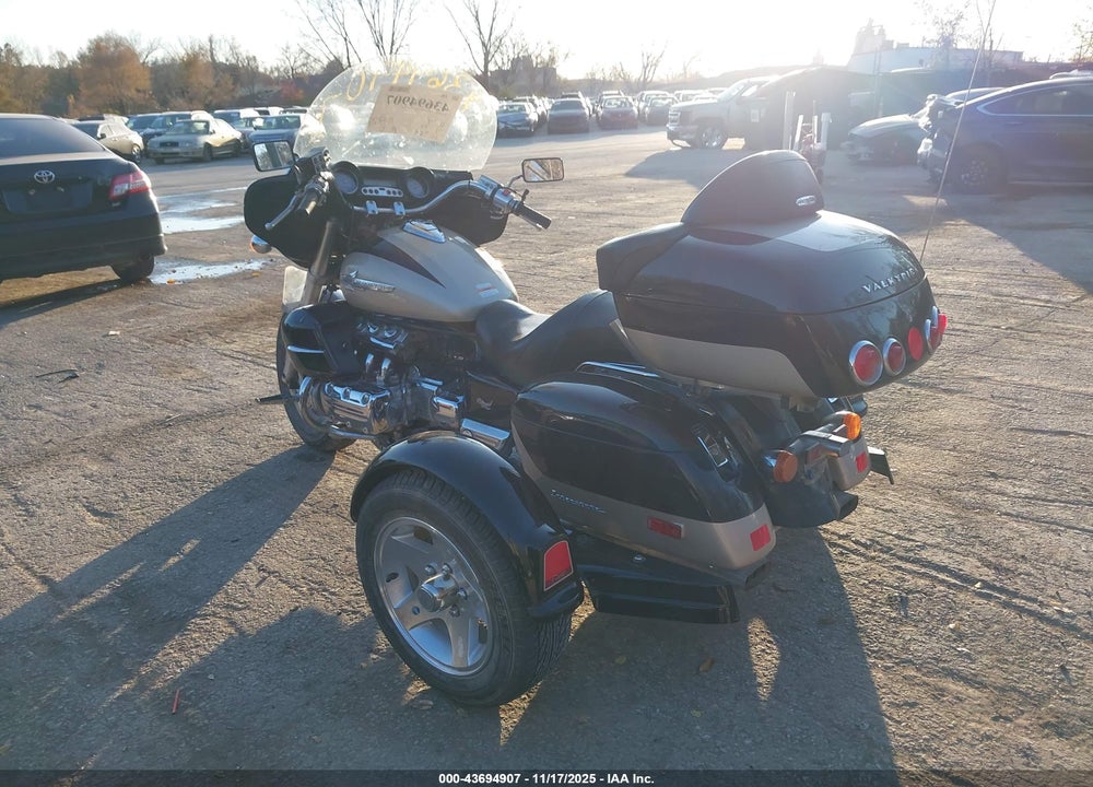 2001 HONDA GL1500 CF VIN: 1HFSC41021A200420