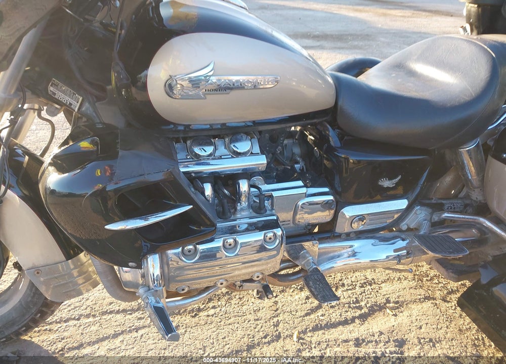 2001 HONDA GL1500 CF VIN: 1HFSC41021A200420