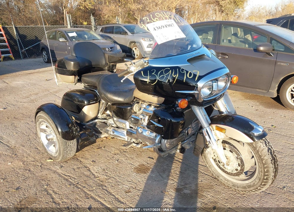 2001 HONDA GL1500 CF VIN: 1HFSC41021A200420