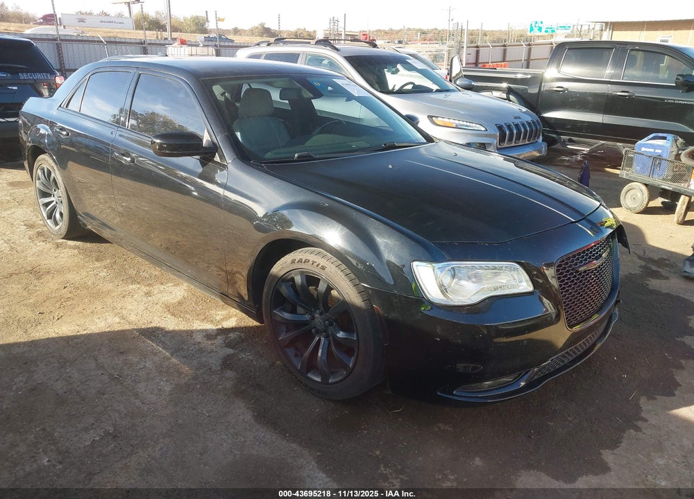 2018 CHRYSLER 300 LIMITED VIN: 2C3CCAEG4JH159637
