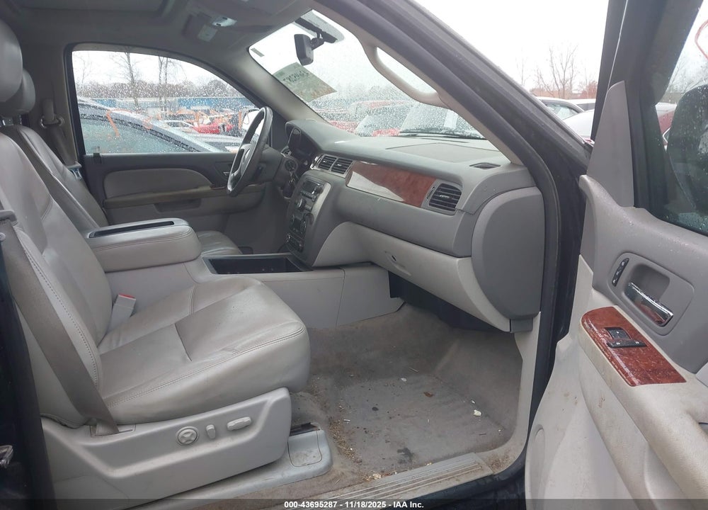 2010 GMC YUKON XL 1500 SLT VIN: 1GKUKKE37AR242537