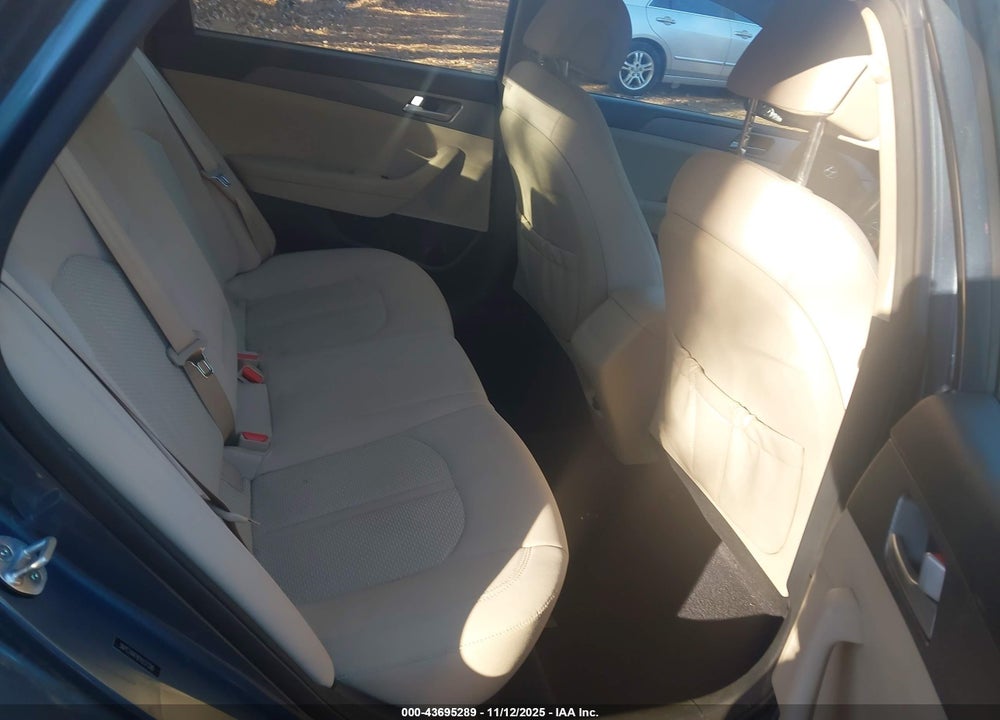 2015 HYUNDAI SONATA VIN: 5NPE24AF8FH237390