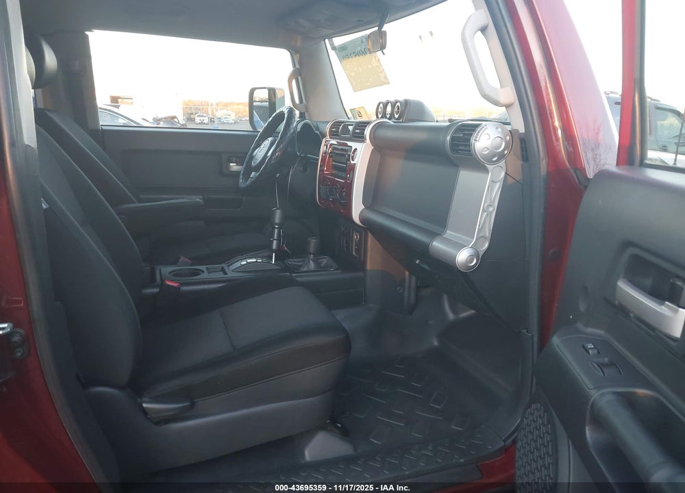 2008 TOYOTA FJ CRUISER VIN: JTEBU11F58K012405