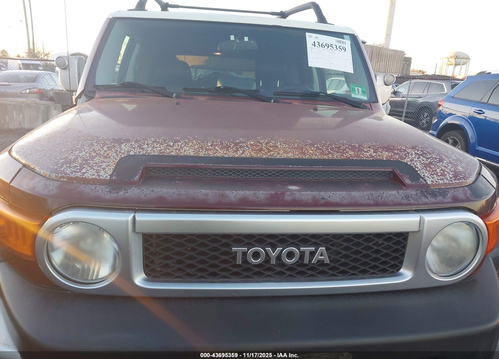 2008 TOYOTA FJ CRUISER VIN: JTEBU11F58K012405
