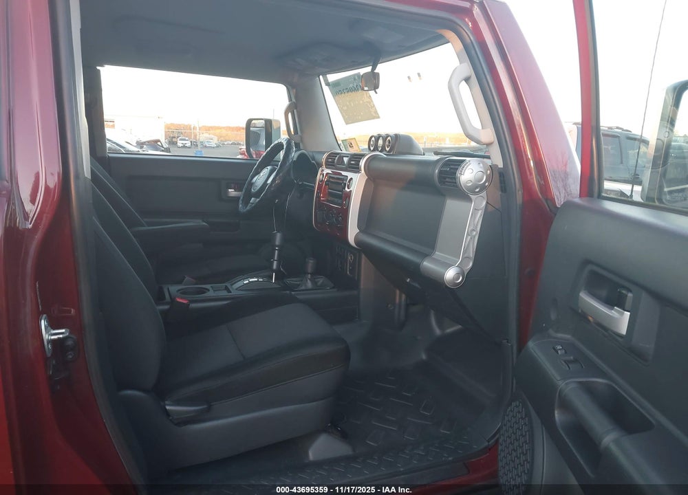2008 TOYOTA FJ CRUISER VIN: JTEBU11F58K012405