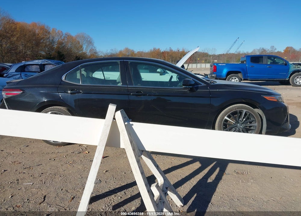 2018 TOYOTA CAMRY VIN: 4T1B61HK2JU004656