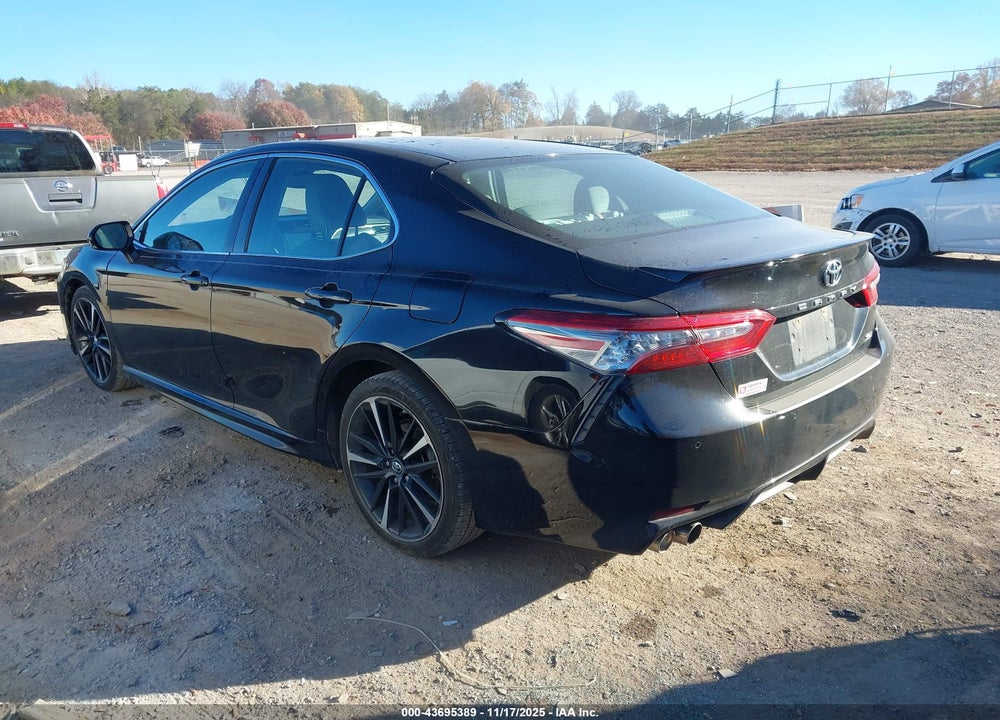 2018 TOYOTA CAMRY VIN: 4T1B61HK2JU004656