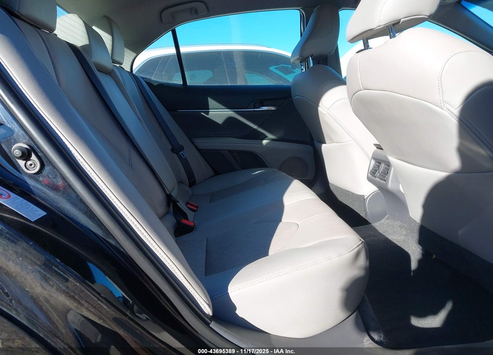 2018 TOYOTA CAMRY VIN: 4T1B61HK2JU004656