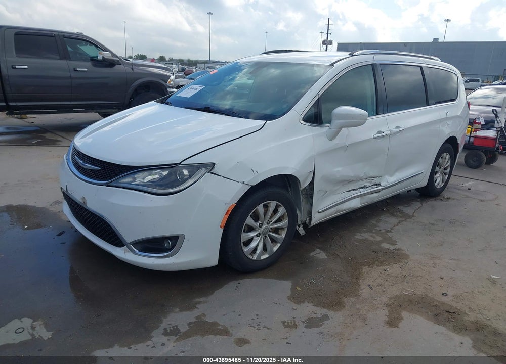 2019 CHRYSLER PACIFICA TOURING L VIN: 2C4RC1BG6KR593077