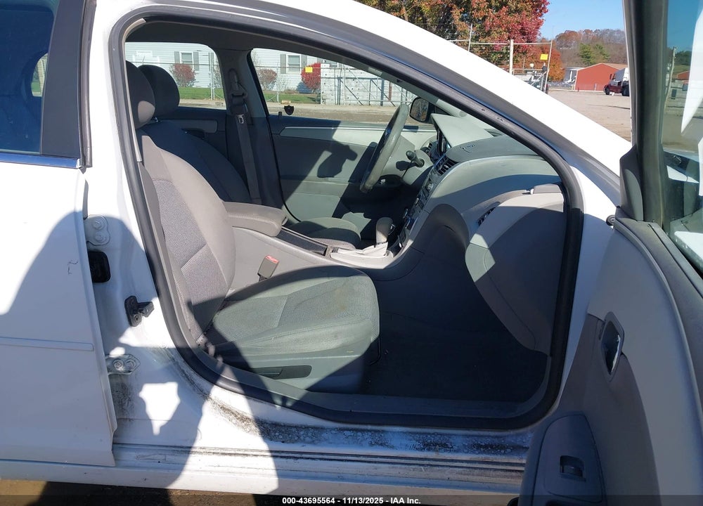 2012 CHEVROLET MALIBU LS VIN: 1G1ZB5E06CF207218