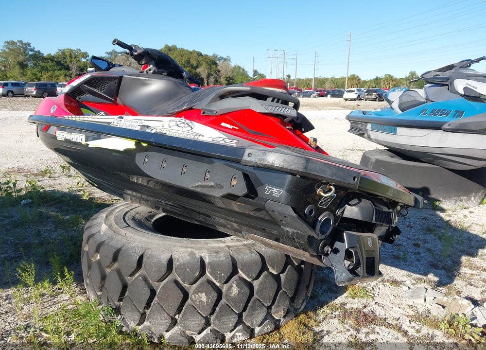2017 SEA DOO RXT-300 VIN: YDV21958L617