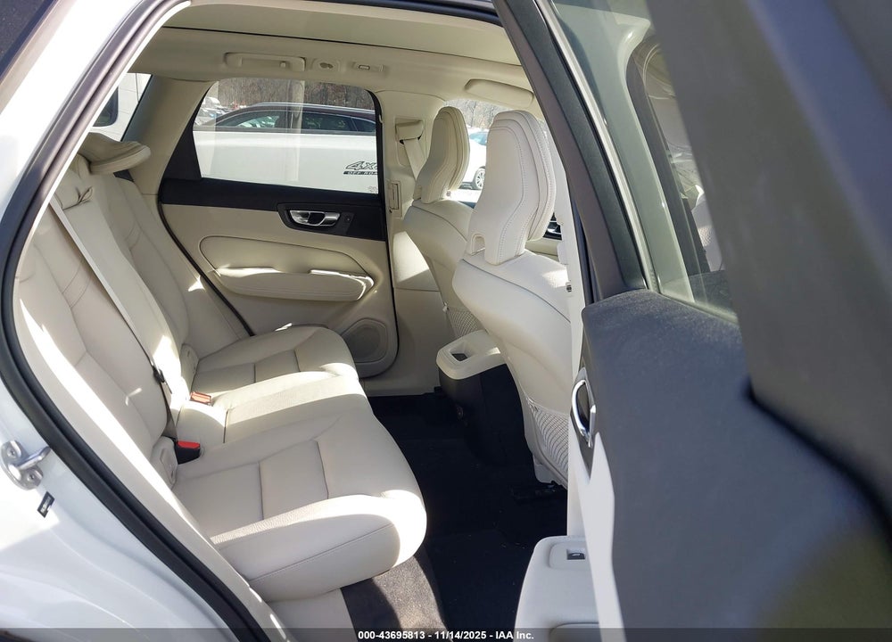 2022 VOLVO XC60 B5 MOMENTUM VIN: YV4L12RK4N1034418
