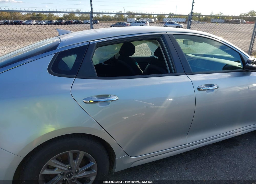 2020 KIA OPTIMA LX VIN: 5XXGT4L37LG425723