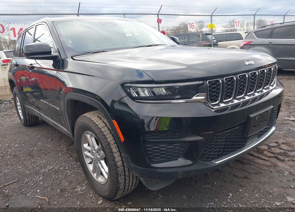 2025 JEEP GRAND CHEROKEE LAREDO 4X4 VIN: 1C4RJHAG1SC290099