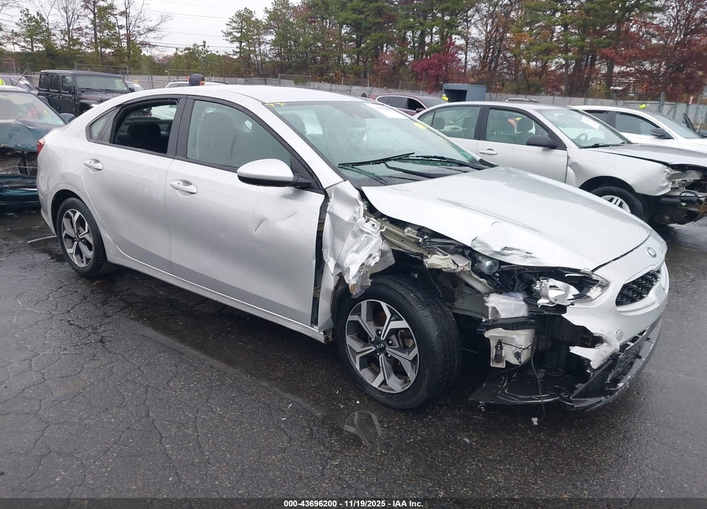2019 KIA FORTE LXS VIN: 3KPF24AD7KE062714