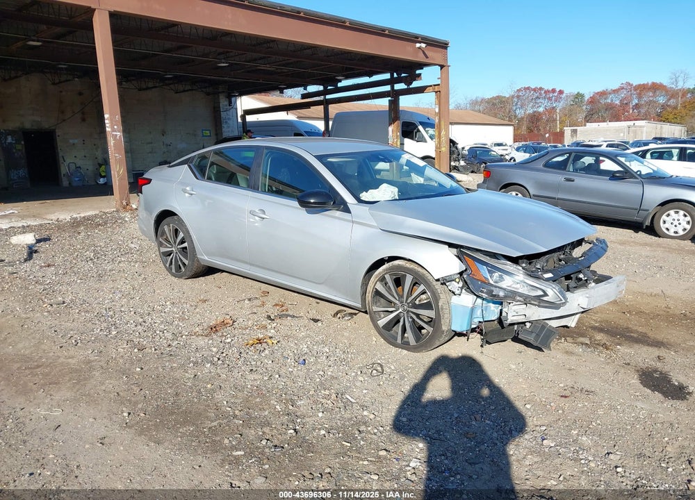 2022 NISSAN ALTIMA SR FWD VIN: 1N4BL4CV5NN334605