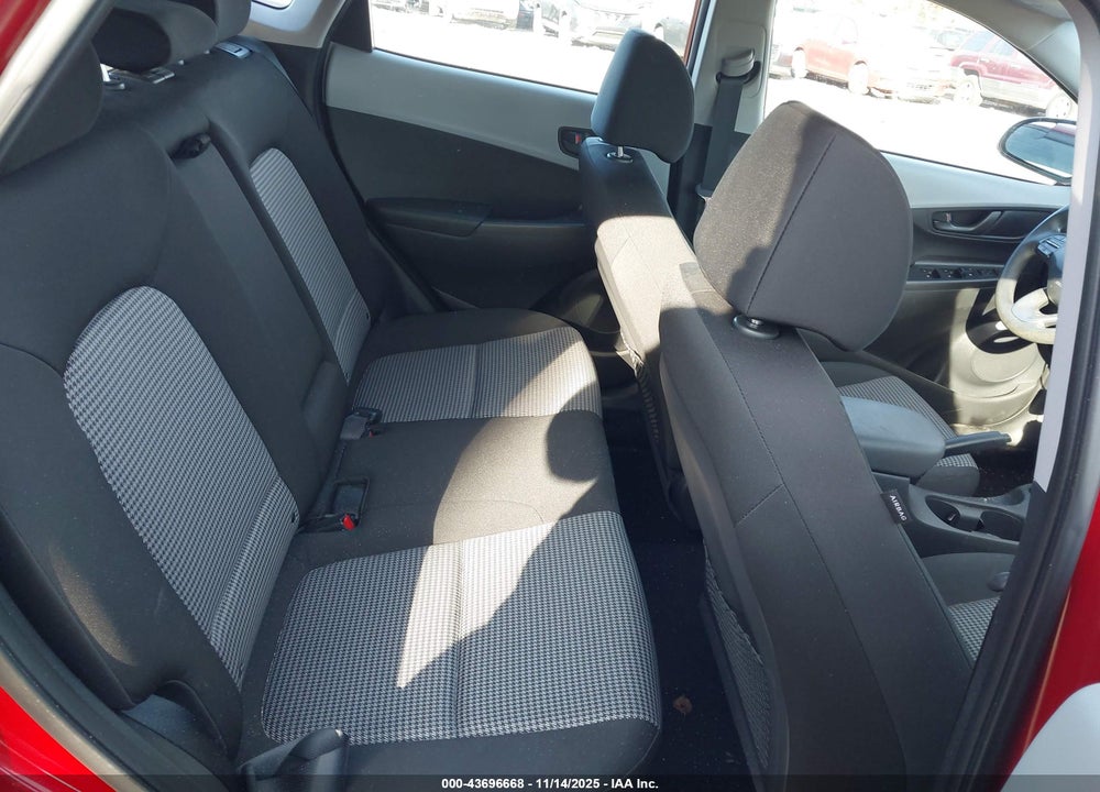 2019 HYUNDAI KONA SE VIN: KM8K1CAA3KU371563