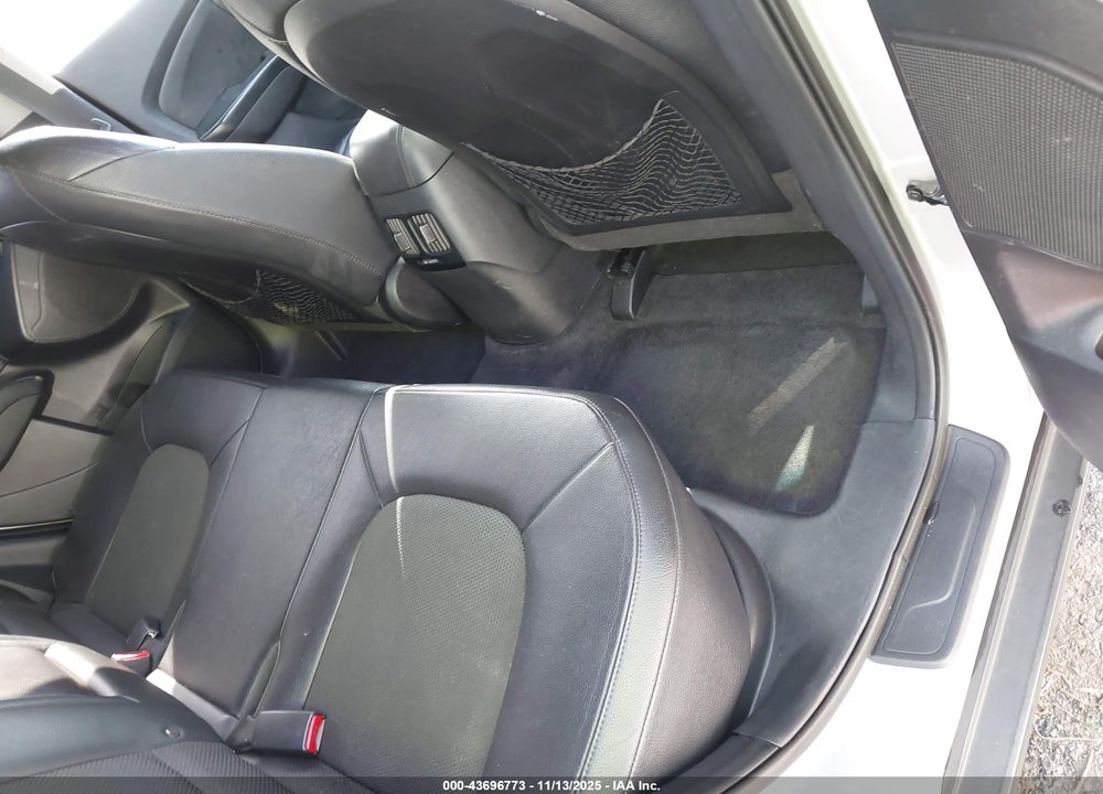 2014 HYUNDAI TUCSON SE VIN: KM8JU3AGXEU880108