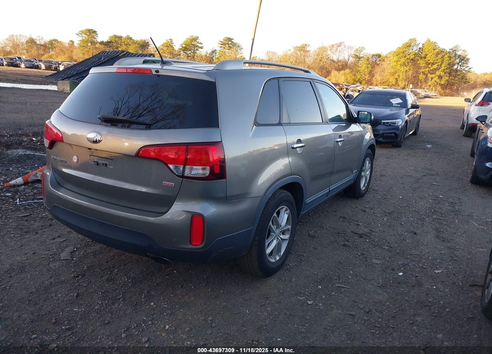 2015 KIA SORENTO VIN: 5XYKTCA66FG593774