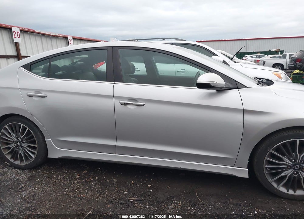 2017 HYUNDAI ELANTRA VIN: KMHD04LB6HU332756