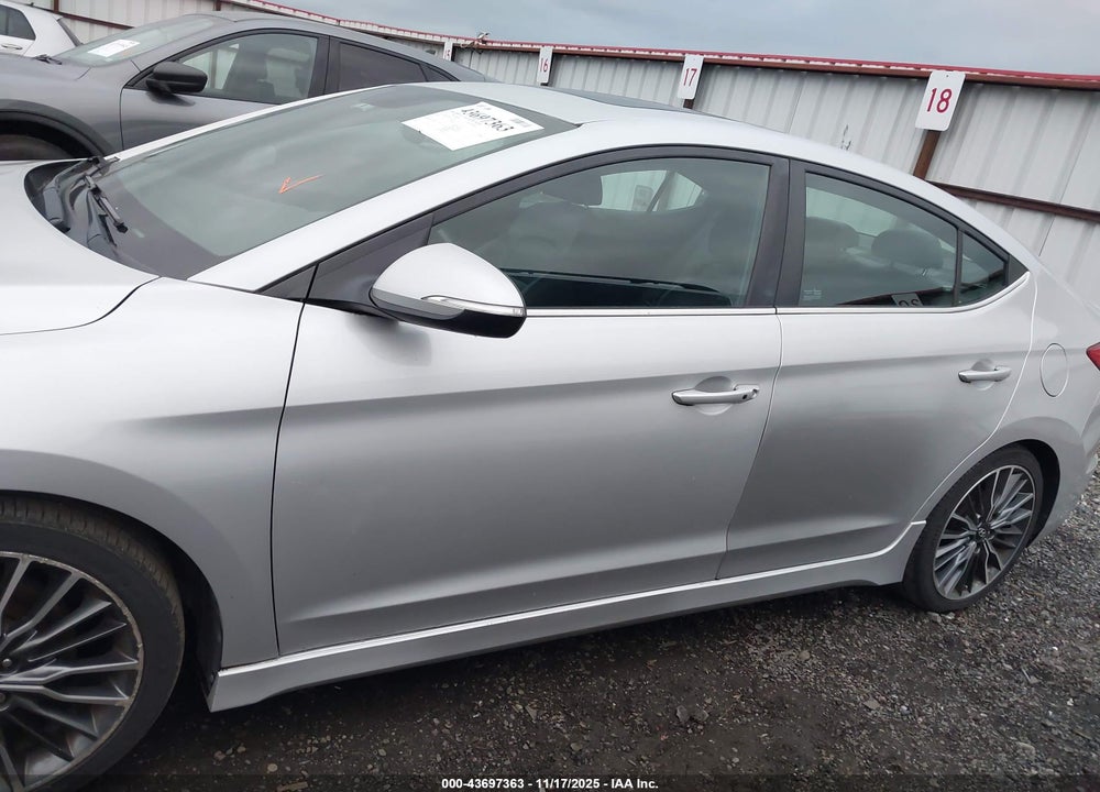 2017 HYUNDAI ELANTRA VIN: KMHD04LB6HU332756