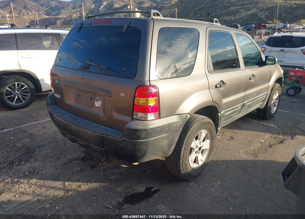 2005 FORD ESCAPE XLT VIN: 1FMYU03115KC10481