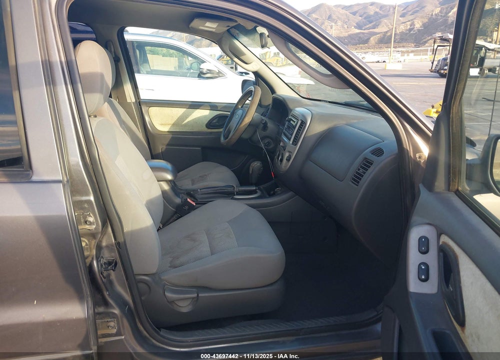 2005 FORD ESCAPE XLT VIN: 1FMYU03115KC10481
