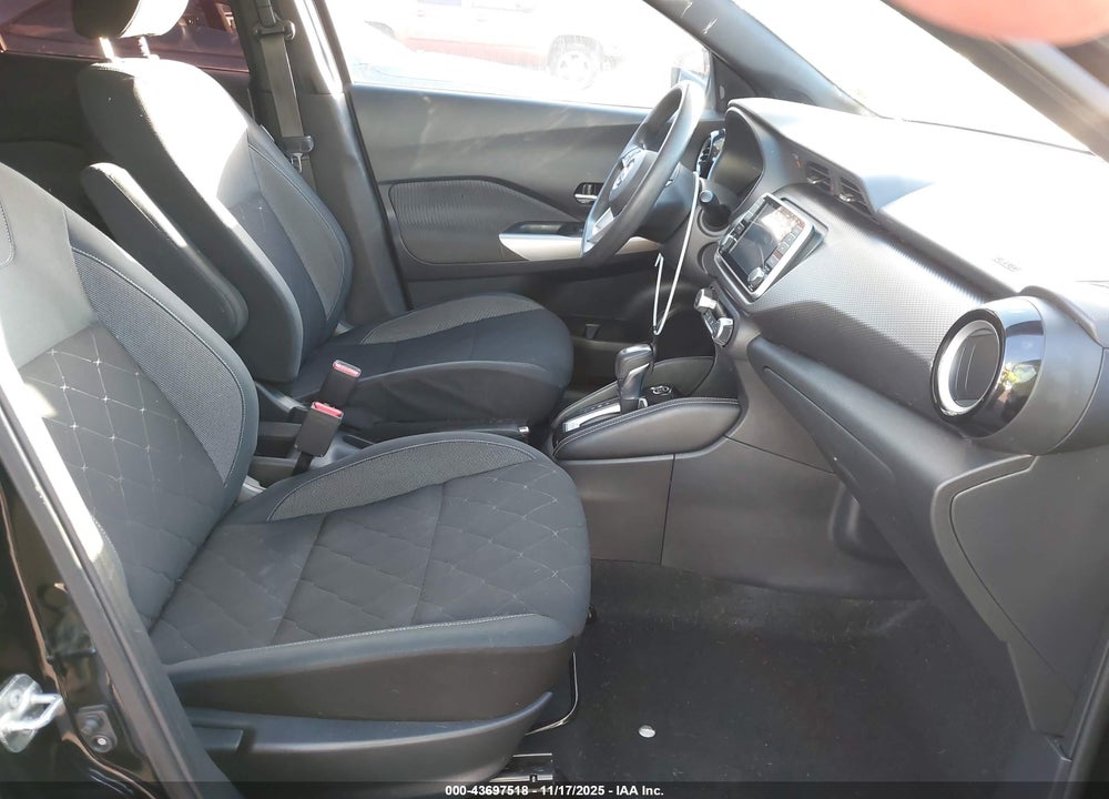 2019 NISSAN KICKS SV VIN: 3N1CP5CU7KL553953