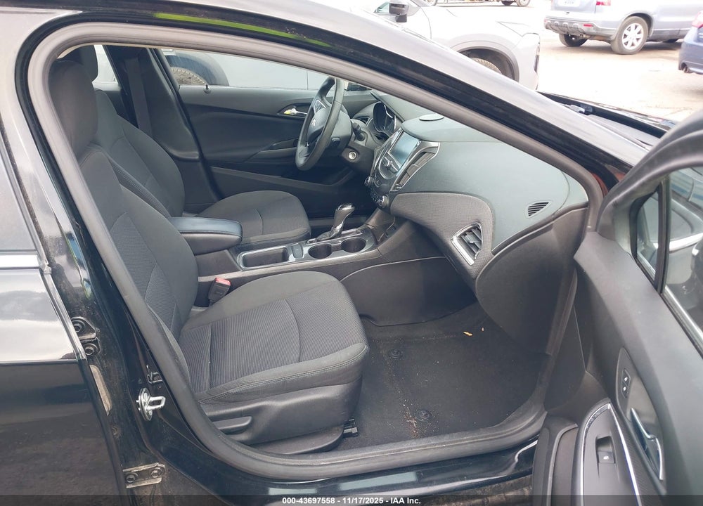 2017 CHEVROLET CRUZE LT AUTO VIN: 1G1BE5SM3H7160960