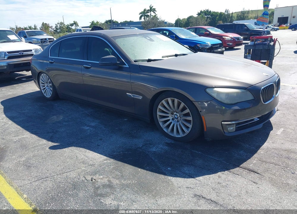 2013 BMW 750LI VIN: WBAYE8C55DD131723