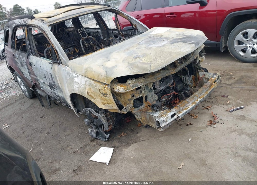 2008 CHEVROLET EQUINOX LT VIN: 2CNDL43F686027119