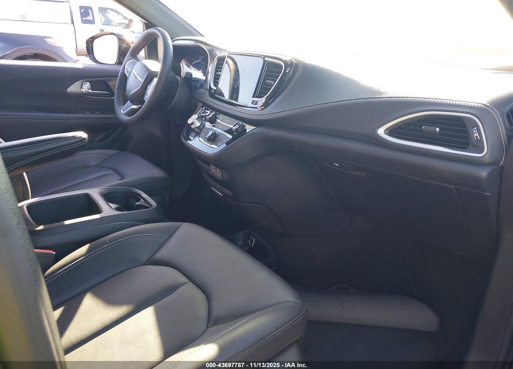 2025 CHRYSLER PACIFICA HYBRID SELECT VIN: 2C4RC1S76SR577848