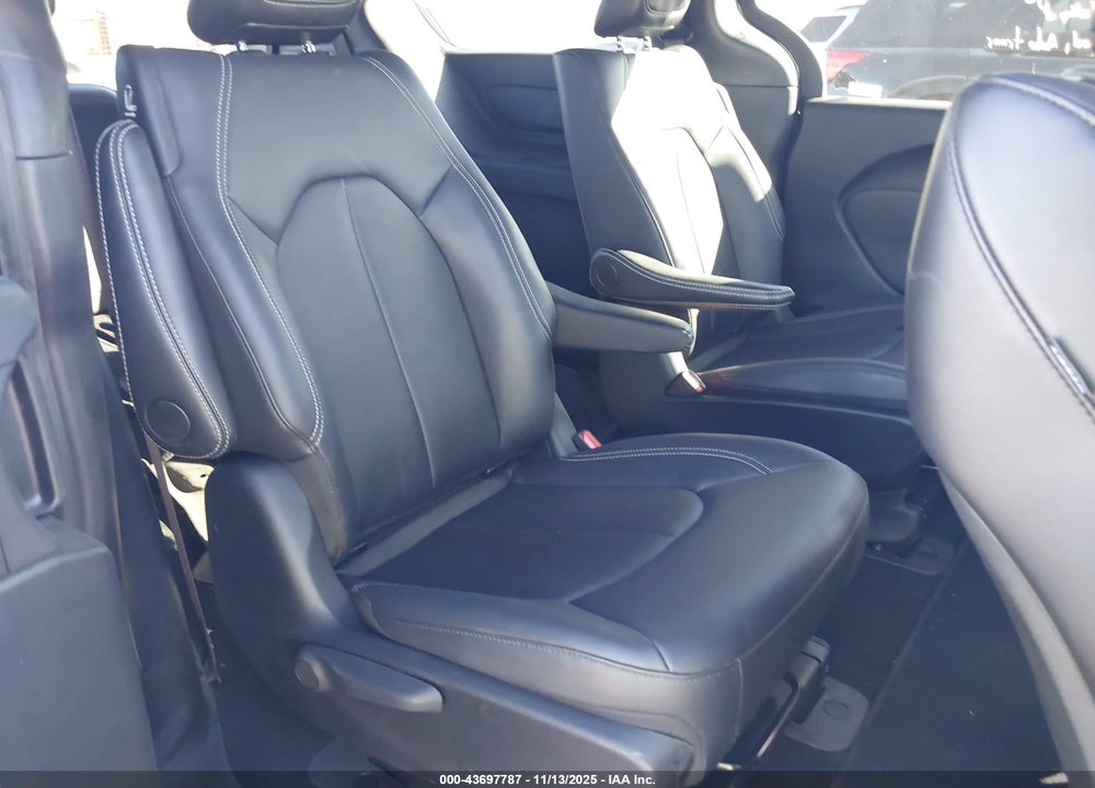 2025 CHRYSLER PACIFICA HYBRID SELECT VIN: 2C4RC1S76SR577848