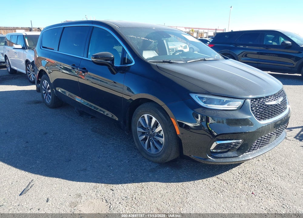 2025 CHRYSLER PACIFICA HYBRID SELECT VIN: 2C4RC1S76SR577848