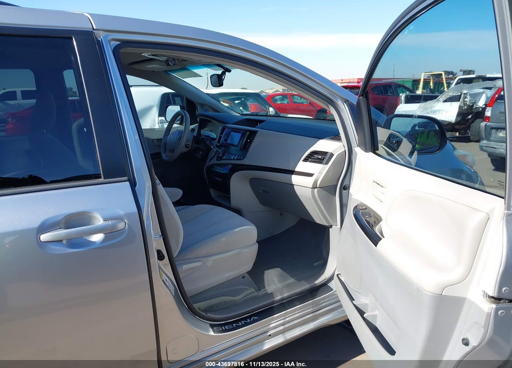 2013 TOYOTA SIENNA LE V6 8 PASSENGER VIN: 5TDKK3DC3DS366305