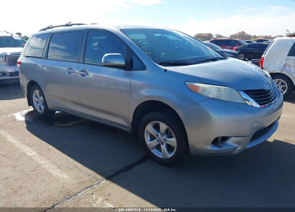 2013 TOYOTA SIENNA LE V6 8 PASSENGER VIN: 5TDKK3DC3DS366305