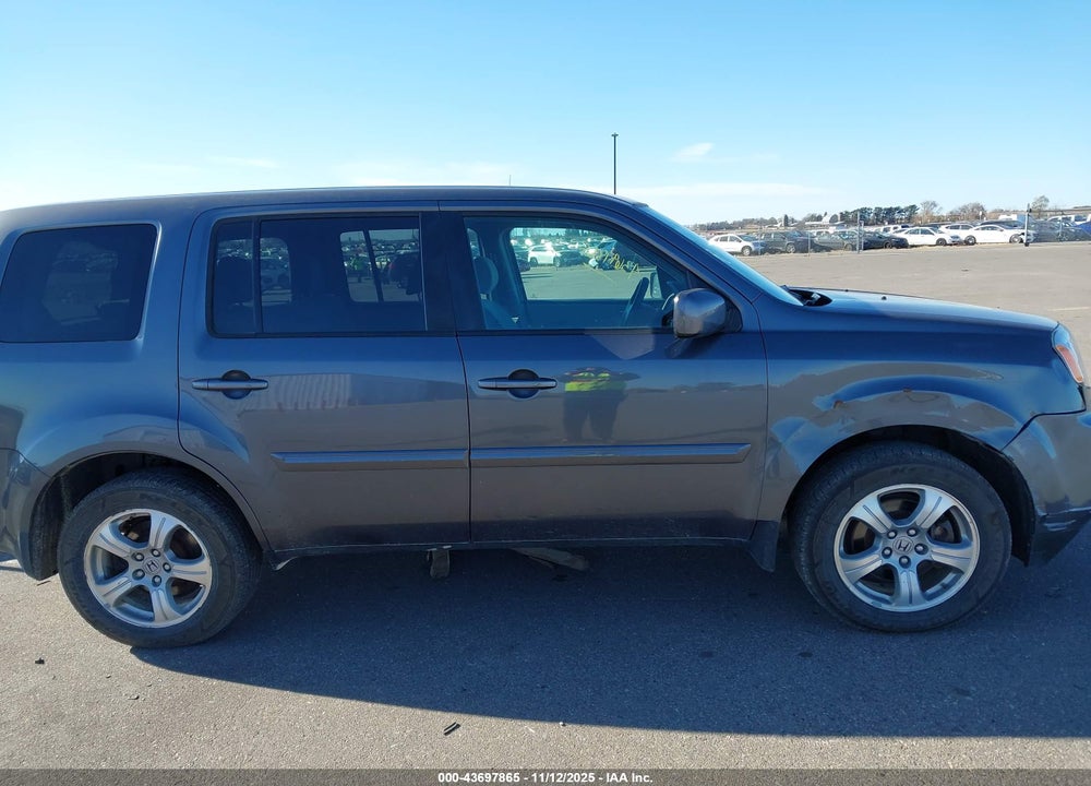 2014 HONDA PILOT EX VIN: 5FNYF4H46EB048515