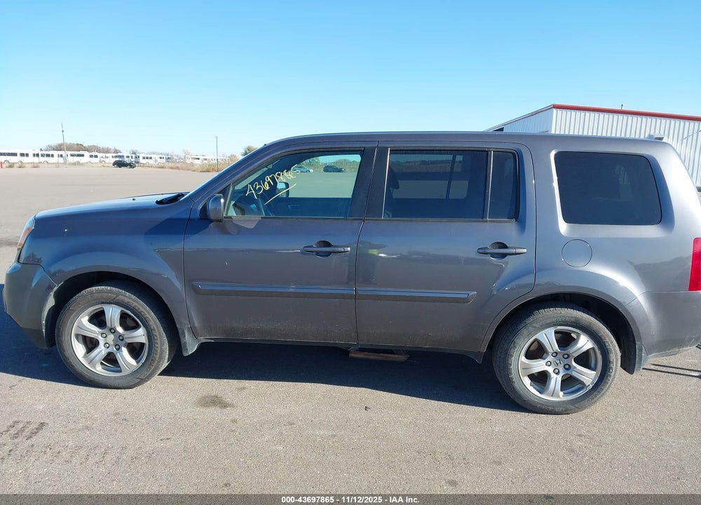 2014 HONDA PILOT EX VIN: 5FNYF4H46EB048515