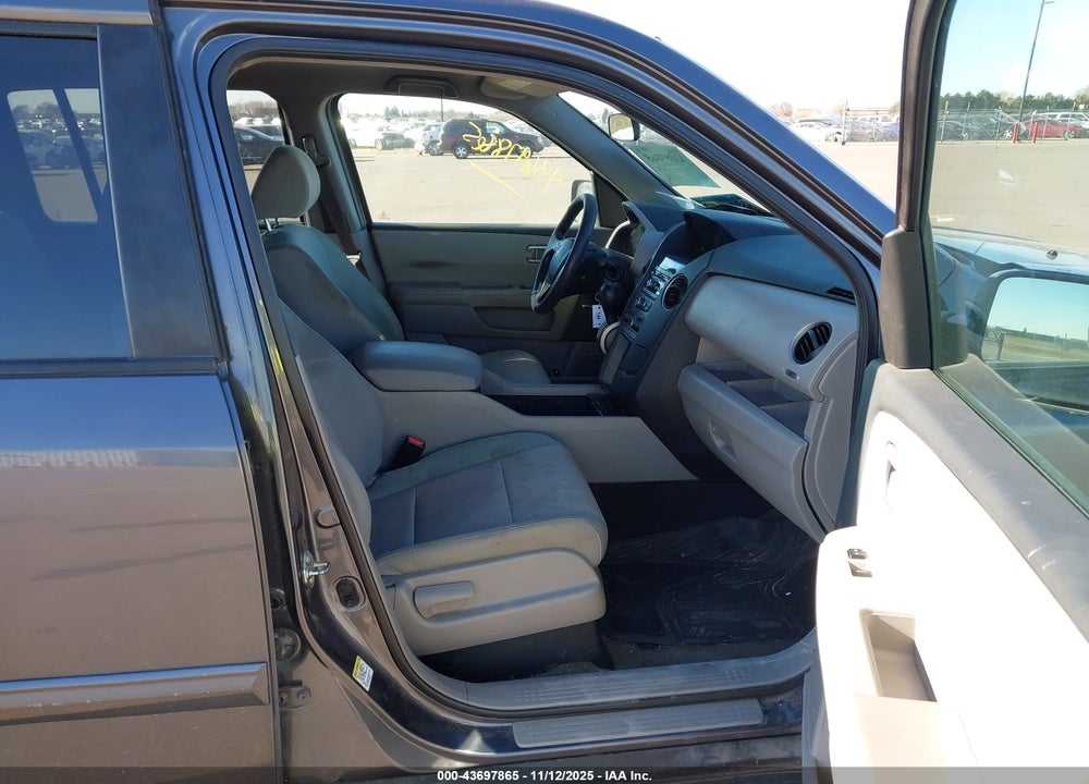 2014 HONDA PILOT EX VIN: 5FNYF4H46EB048515